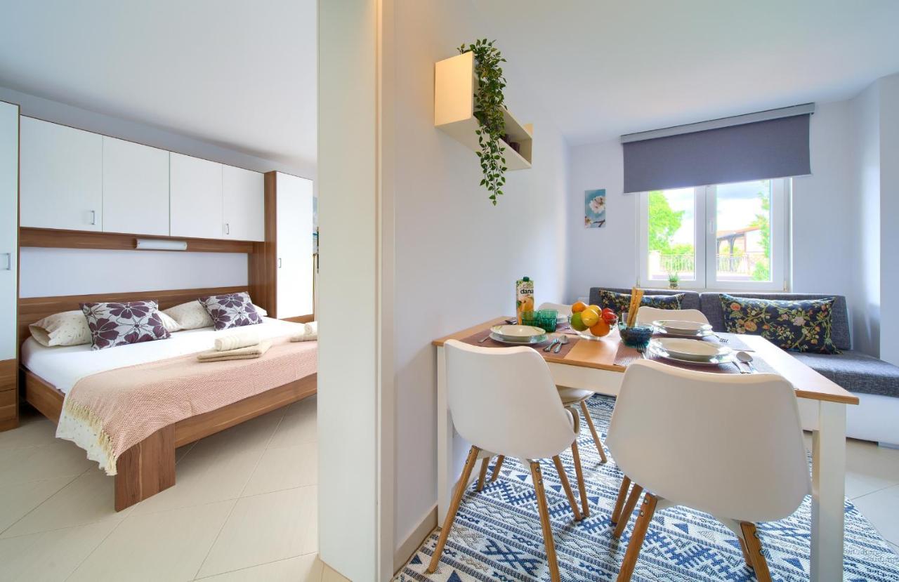 -krk Apartment *